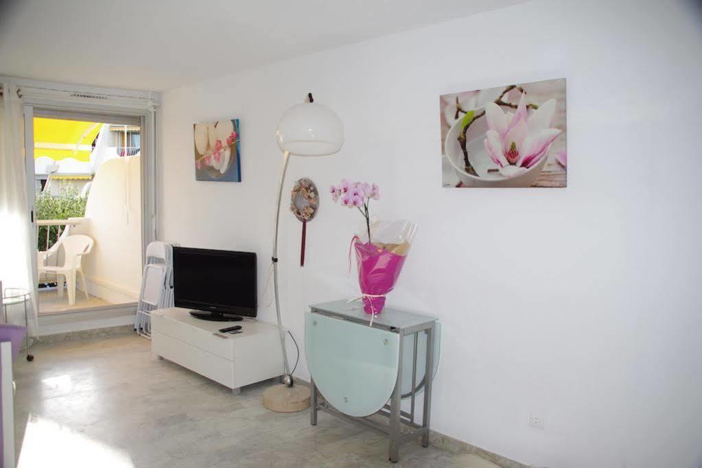 La Calypso Apartment Ла Гранде-Моте Екстериор снимка